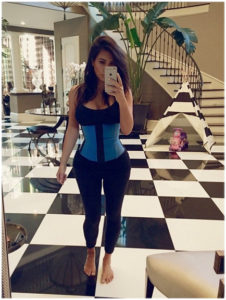 Kim Kardashian a folosit waist trainer